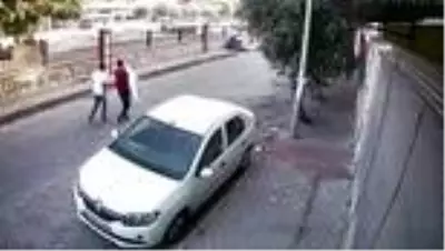 - Çaldığı televizyonu böyle götürdü - Çaldığı televizyonu böyle götürdü