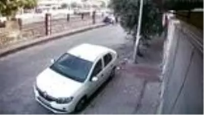- Çaldığı televizyonu böyle götürdü - Çaldığı televizyonu böyle götürdü