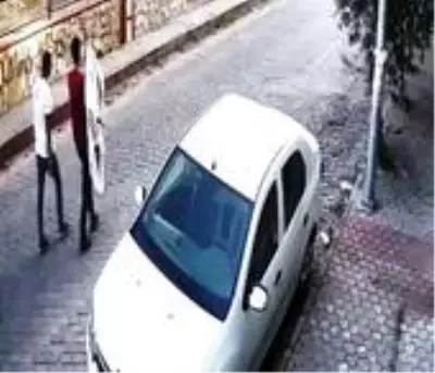 - Çaldığı televizyonu böyle götürdü - Çaldığı televizyonu böyle götürdü