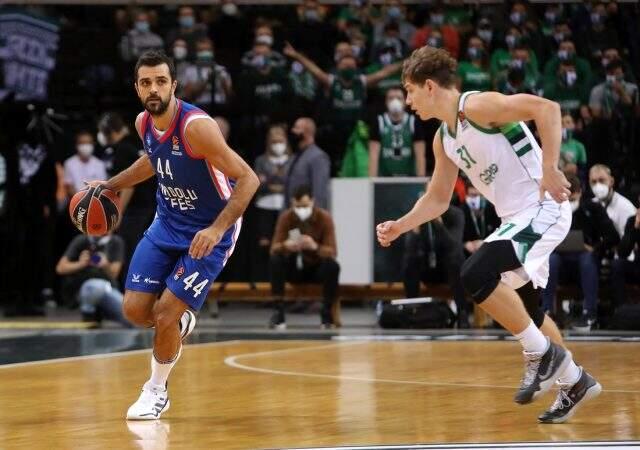 Efes'in deplasmanda Zalgiris'e yenildiği maçı 5 bin kişi tribünden izledi Efes'in deplasmanda Zalgiris'e yenildiği maçı 5 bin kişi tribünden izledi