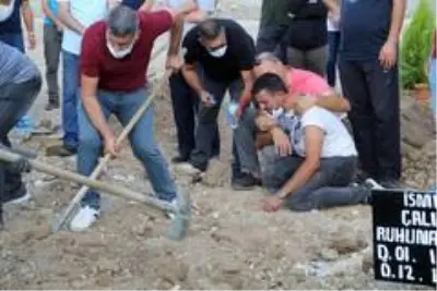 Hayatını kaybeden bisiklet sporcusu Zeynep Aslan'a hüzünlü veda Hayatını kaybeden bisiklet sporcusu Zeynep Aslan'a hüzünlü veda
