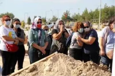 Hayatını kaybeden bisiklet sporcusu Zeynep Aslan'a hüzünlü veda Hayatını kaybeden bisiklet sporcusu Zeynep Aslan'a hüzünlü veda