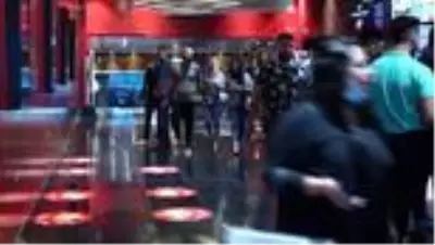 Irak'ta Kovid-19 gölgesinde sinema keyfi