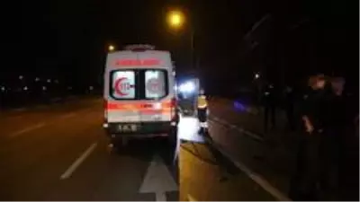 Kontrolden çıkan otomobil spin attı, sürücüsü içinden fırladı Kontrolden çıkan otomobil spin attı, sürücüsü içinden fırladı