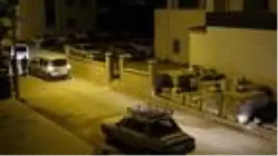 Kozan'da müteahhidin iş yeri kurşunlandı Kozan'da müteahhidin iş yeri kurşunlandı