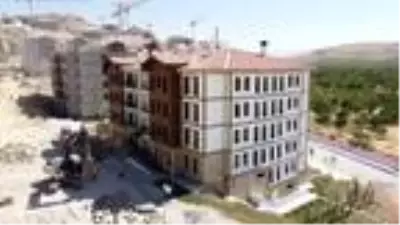 Malatya'da deprem konutlarının yüzde 80'i, millet bahçesinin yüzde 90'ı tamamlandı Malatya'da deprem konutlarının yüzde 80'i, millet bahçesinin yüzde 90'ı tamamlandı
