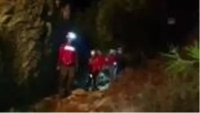 Marmaris'te kanyon yürüyüşünde kaybolan ABD'li turist bulundu Marmaris'te kanyon yürüyüşünde kaybolan ABD'li turist bulundu