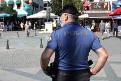 Maskesini takmayan gençten ilginç savunma: Nefes almak en doğal hakkımız Maskesini takmayan gençten ilginç savunma: Nefes almak en doğal hakkımız
