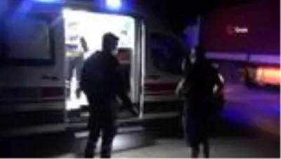 Minibüsle tır çarpıştı: 5 yaralı Minibüsle tır çarpıştı: 5 yaralı