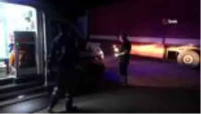 Minibüsle tır çarpıştı: 5 yaralı Minibüsle tır çarpıştı: 5 yaralı
