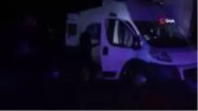 Minibüsle tır çarpıştı: 5 yaralı Minibüsle tır çarpıştı: 5 yaralı