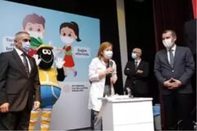 Miniklere doğru el yıkama tekniği öğretildi Miniklere doğru el yıkama tekniği öğretildi