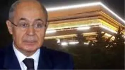 Tartışma yaratan 'Işıklar yanıyor' polemiğine Ahmet Necdet Sezer de dahil oldu Tartışma yaratan 'Işıklar yanıyor' polemiğine Ahmet Necdet Sezer de dahil oldu