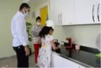 Torunu için kurduğu otizm merkezinde 23 öğrenciyi ücretsiz okutuyor Torunu için kurduğu otizm merkezinde 23 öğrenciyi ücretsiz okutuyor