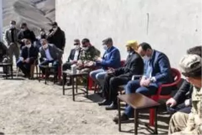 Van Valisi Mehmet Emin Bilmez sınır hattında inceleme yaptı Van Valisi Mehmet Emin Bilmez sınır hattında inceleme yaptı