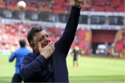 Yılmaz Vural'dan Şampiyonlar Ligi açıklaması: Boşuna Barcelona, Real Madrid olunmuyor Yılmaz Vural'dan Şampiyonlar Ligi açıklaması: Boşuna Barcelona, Real Madrid olunmuyor