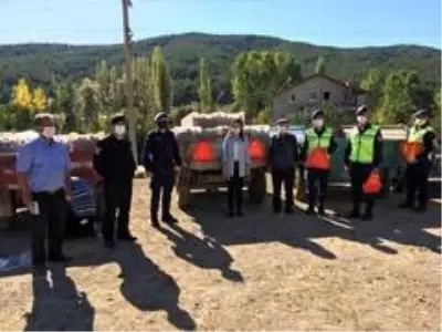 50 Traktöre 100 adet reflektör takıldı 50 Traktöre 100 adet reflektör takıldı