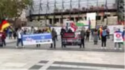 Almanya'da işgalci Ermenistan'ın saldırıları protesto edildi Almanya'da işgalci Ermenistan'ın saldırıları protesto edildi