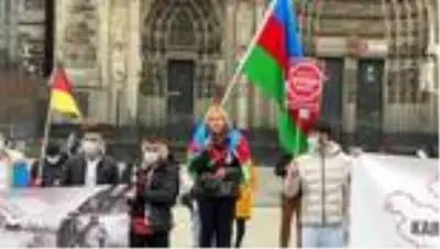 Almanya'da işgalci Ermenistan'ın saldırıları protesto edildi Almanya'da işgalci Ermenistan'ın saldırıları protesto edildi