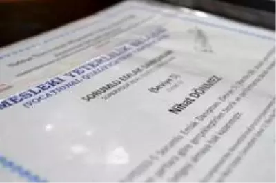 Artık bir masa ve bir sandalye ile emlakçılık yapılamayacak Artık bir masa ve bir sandalye ile emlakçılık yapılamayacak