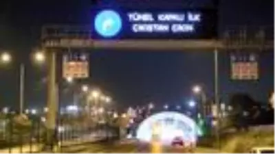 Avrasya Tüneli her iki yönde trafiğe kapatıldı (2) Avrasya Tüneli her iki yönde trafiğe kapatıldı (2)