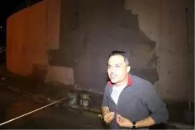 Belediyenin yol üzerinde izinsiz yaptığı duvar resimleri kaldırıldı Belediyenin yol üzerinde izinsiz yaptığı duvar resimleri kaldırıldı