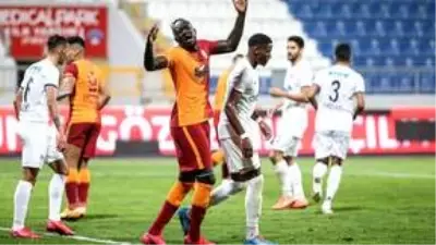 Brugge kaptanı Vormer'den Diagne eleştirisi: İdmana helikopterle bile gelebilir ama çok çalışmak zorunda Brugge kaptanı Vormer'den Diagne eleştirisi: İdmana helikopterle bile gelebilir ama çok çalışmak zorunda