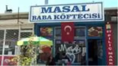 Bu köftenin 'Masal'ı müşterilerini duygulandırıyor Bu köftenin 'Masal'ı müşterilerini duygulandırıyor