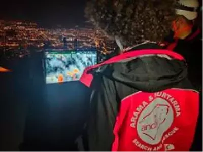 Dağda kaybolan 4 kişiyi termal dronla arama çalışmaları başladı Dağda kaybolan 4 kişiyi termal dronla arama çalışmaları başladı
