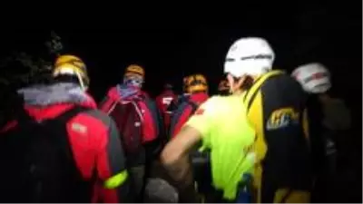 Dağda kaybolan 4 kişiyi termal dronla arama çalışmaları başladı Dağda kaybolan 4 kişiyi termal dronla arama çalışmaları başladı
