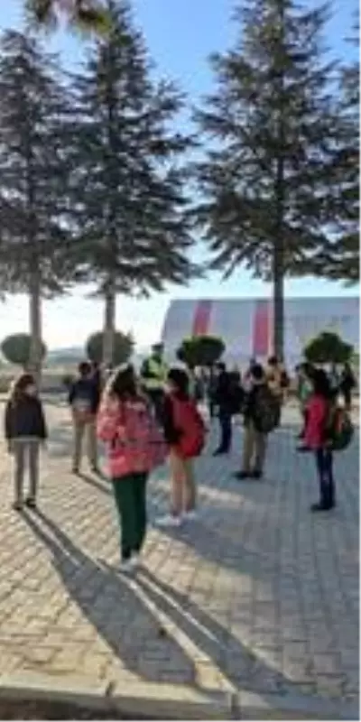 Emirdağ'da servis sürücülerine jandarmadan Korona bilgilendirmesi yapıldı Emirdağ'da servis sürücülerine jandarmadan Korona bilgilendirmesi yapıldı