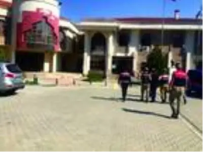 Eşinin internetten tanışıp görüştüğünü düşündüğü kişiyi öldürüp, cesedini ormanda sakladı (2) Eşinin internetten tanışıp görüştüğünü düşündüğü kişiyi öldürüp, cesedini ormanda sakladı (2)