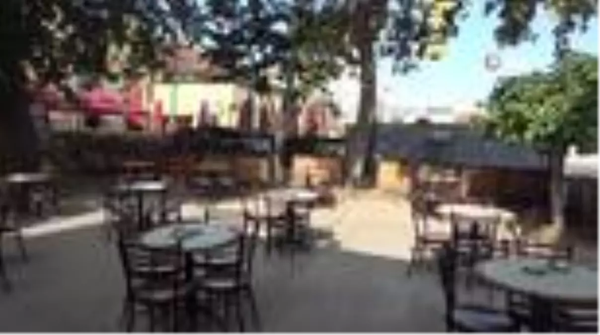 Esnaftan AVM'ye 'çöp kokusu' tepkisi