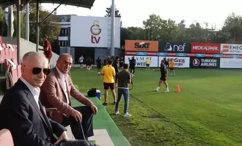 G.Saray, altyapı oyuncularının peynir ve ekmekle beslendiği iddiasına yanıt verdi G.Saray, altyapı oyuncularının peynir ve ekmekle beslendiği iddiasına yanıt verdi