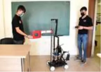 Son dakika haber: Hastalarla teması azaltmak için, ilaç dağıtan robot geliştirdiler Son dakika haber: Hastalarla teması azaltmak için, ilaç dağıtan robot geliştirdiler