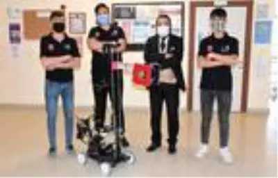 Son dakika haber: Hastalarla teması azaltmak için, ilaç dağıtan robot geliştirdiler Son dakika haber: Hastalarla teması azaltmak için, ilaç dağıtan robot geliştirdiler