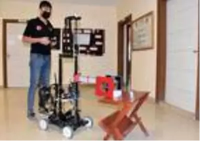 Son dakika haber: Hastalarla teması azaltmak için, ilaç dağıtan robot geliştirdiler Son dakika haber: Hastalarla teması azaltmak için, ilaç dağıtan robot geliştirdiler
