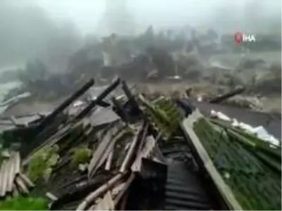 Hindistan'da sel felaketi: 60 ölü Hindistan'da sel felaketi: 60 ölü
