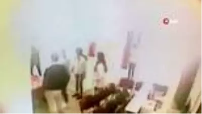 İstanbul'da sağlık çalışanlarına çirkin saldırı kamerada İstanbul'da sağlık çalışanlarına çirkin saldırı kamerada