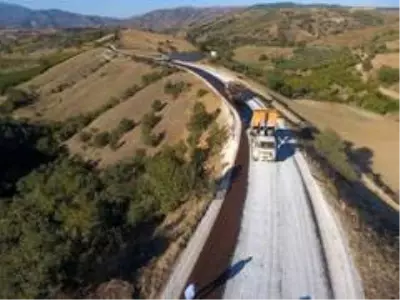 Manisa Büyükşehir Belediyesinin yol mesaisi