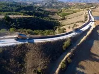Manisa Büyükşehir Belediyesinin yol mesaisi