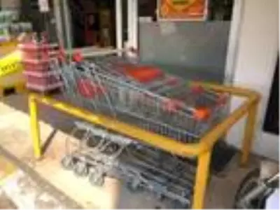 Market arabasını tutarken dikkat; virüs parlak ve pürüzsüz yüzeyleri seviyor Market arabasını tutarken dikkat; virüs parlak ve pürüzsüz yüzeyleri seviyor