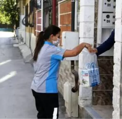 Merkezefendi Belediyesi çocuklara 1 yılda 288 ton süt dağıttı Merkezefendi Belediyesi çocuklara 1 yılda 288 ton süt dağıttı