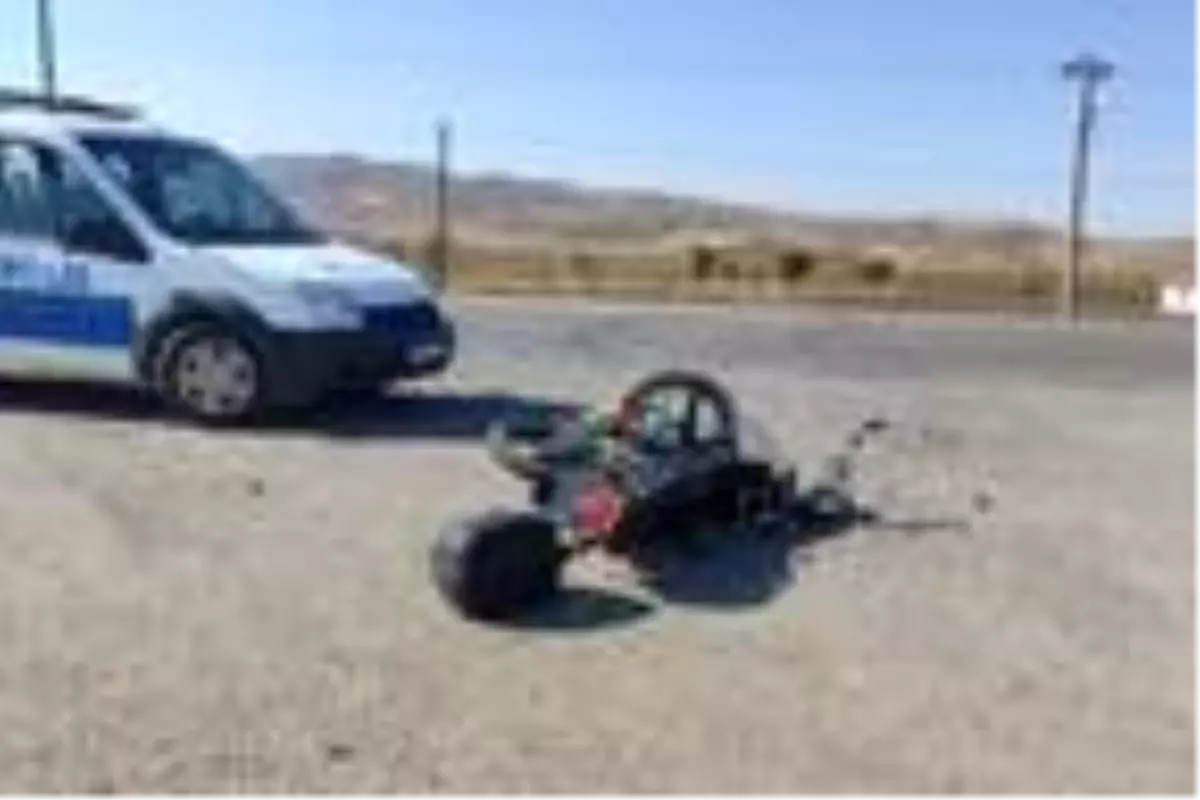 Minibüsle çarpışan motosikletin sürücüsü ağır yaralandı