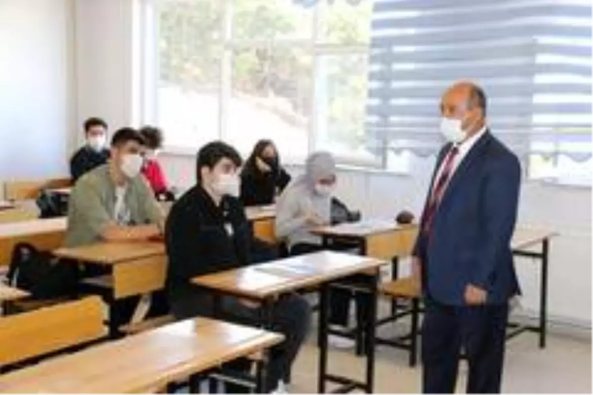 Müdür Başyiğit, Kütahya Lisesi'ni inceledi