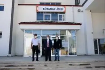 Müdür Başyiğit, Kütahya Lisesi'ni inceledi Müdür Başyiğit, Kütahya Lisesi'ni inceledi