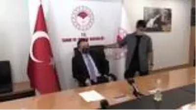 Pakdemirli: 'Kaynakların daha etkin kullanılması için akıllı tarım uygulamalarını yaygınlaştırılmasını hedefliyoruz' Pakdemirli: 'Kaynakların daha etkin kullanılması için akıllı tarım uygulamalarını yaygınlaştırılmasını hedefliyoruz'