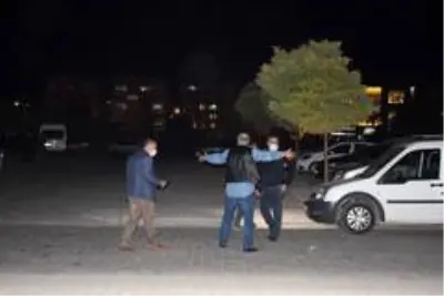 Son dakika... Polisin elinden kaçan mahkum vurularak yakalandı Son dakika... Polisin elinden kaçan mahkum vurularak yakalandı