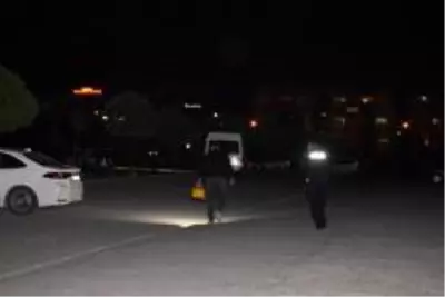 Son dakika... Polisin elinden kaçan mahkum vurularak yakalandı Son dakika... Polisin elinden kaçan mahkum vurularak yakalandı