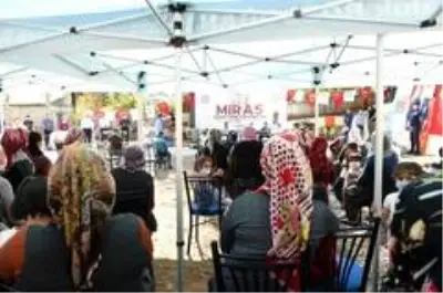 Atalardan miras kalan yerli tohumlar köylülere dağıtılıyor Atalardan miras kalan yerli tohumlar köylülere dağıtılıyor